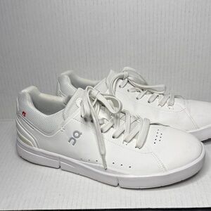 On THE ROGER Advantage White Leather Tennis Shoes Sneakers Sz 9.5